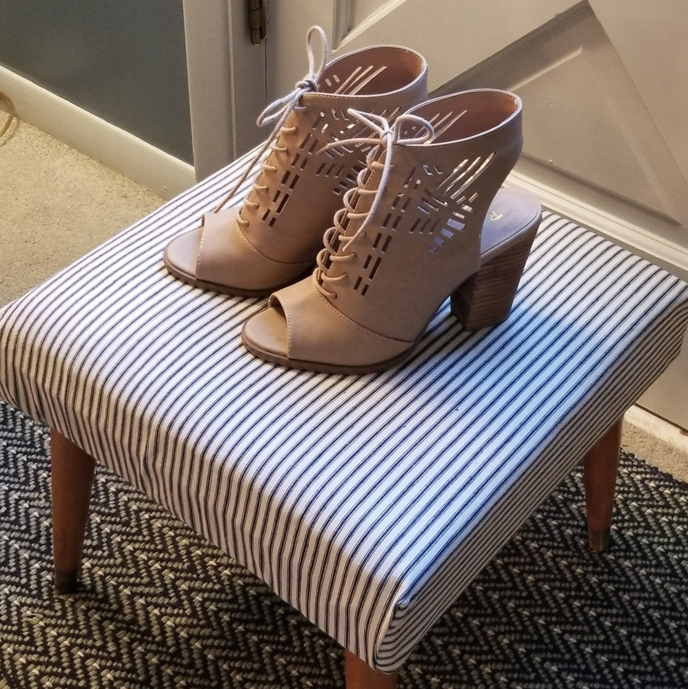 PRICE⏬🌼cut out heels